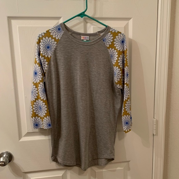 LuLaRoe Tops - LuLaRoe Randy
